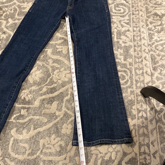 Guess women’s size 30 stretch jeans - Picture 7 of 8